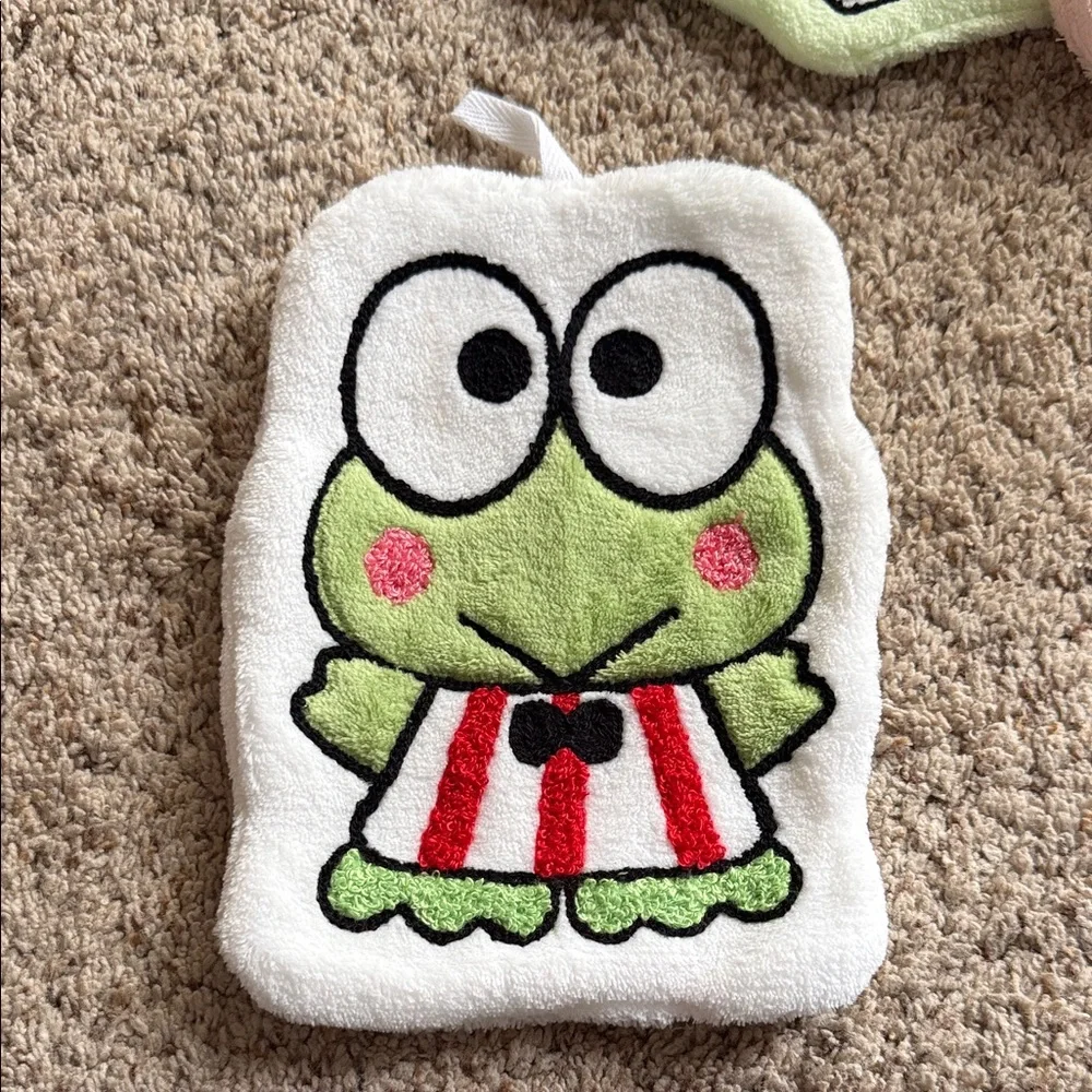 Sanrio Hello Kitty Plush Character Face/Hand Cloths in Pink, Green, White, Red